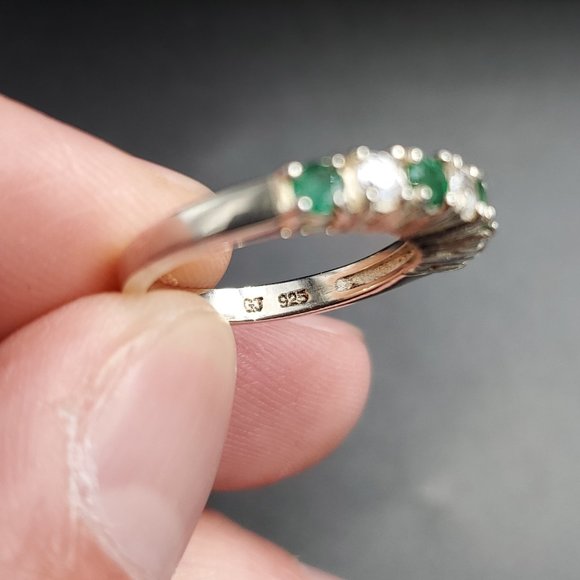 Size 4.75 Sterling Silver Round Emerald And Cubic Zirconia Ring - Picture 5 of 9